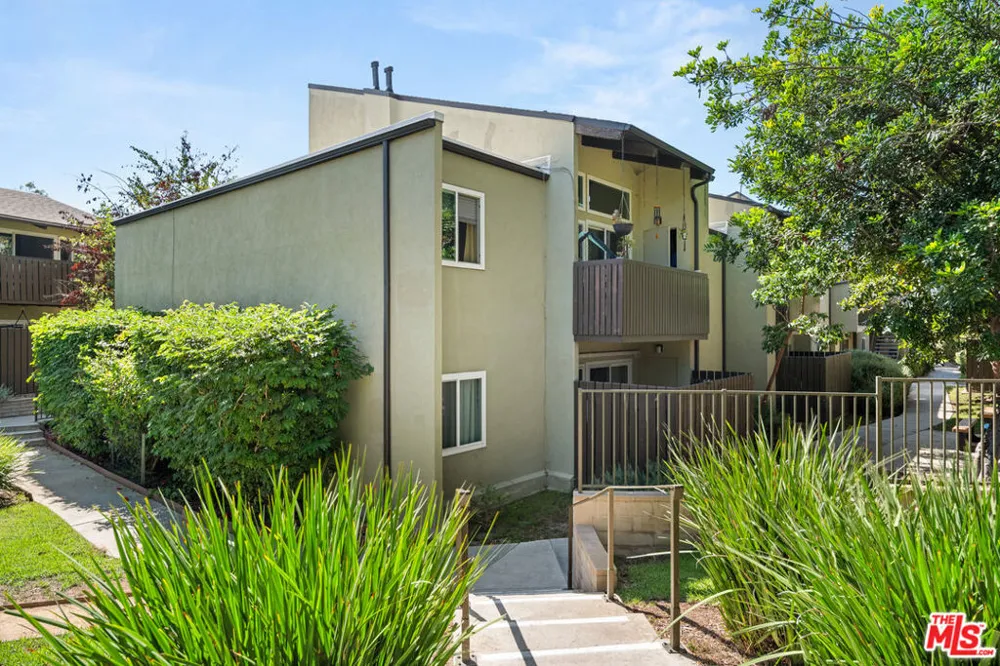 4842 Hollow Corner Road #405 Culver City, CA 90230