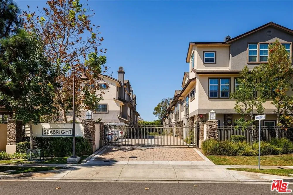 628 Seabright Circle Costa Mesa, CA 92627
