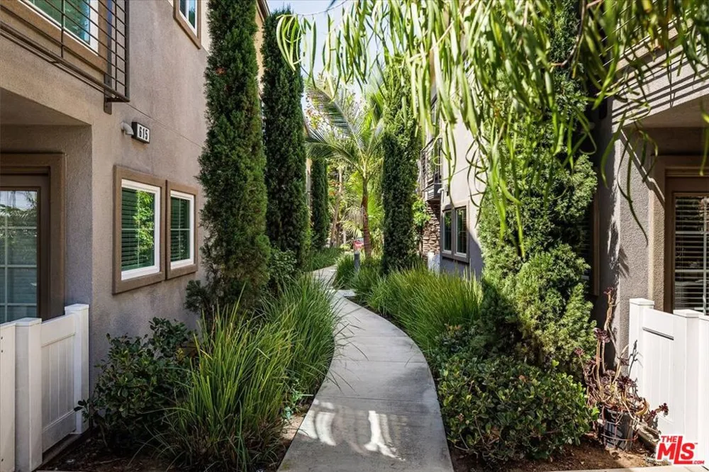 628 Seabright Circle Costa Mesa, CA 92627