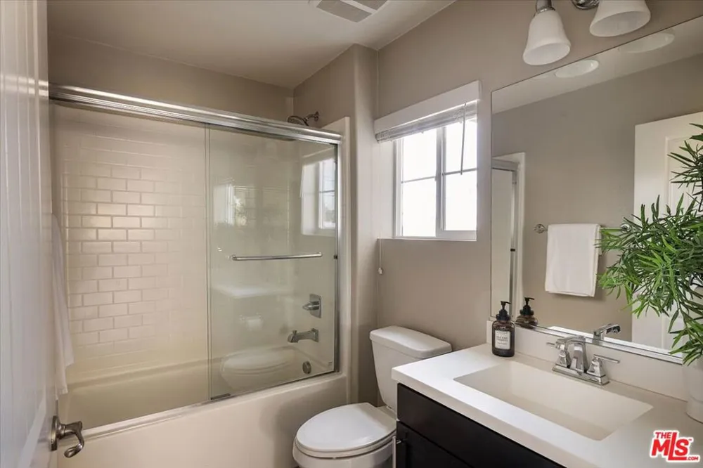 628 Seabright Circle Costa Mesa, CA 92627