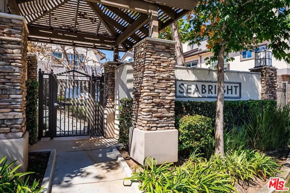628 Seabright Circle Costa Mesa, CA 92627