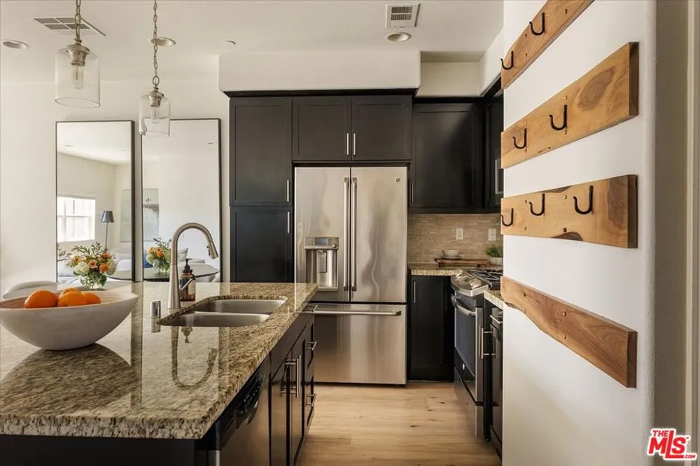628 Seabright Circle Costa Mesa, CA 92627