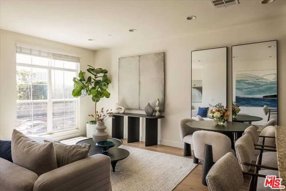 628 Seabright Circle Costa Mesa, CA 92627