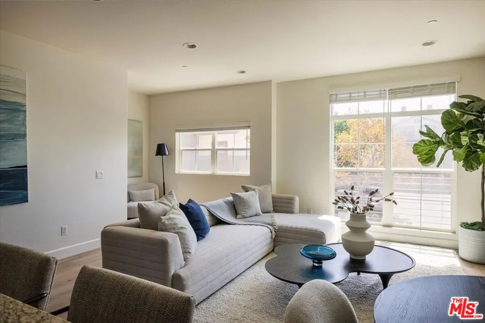 628 Seabright Circle Costa Mesa, CA 92627