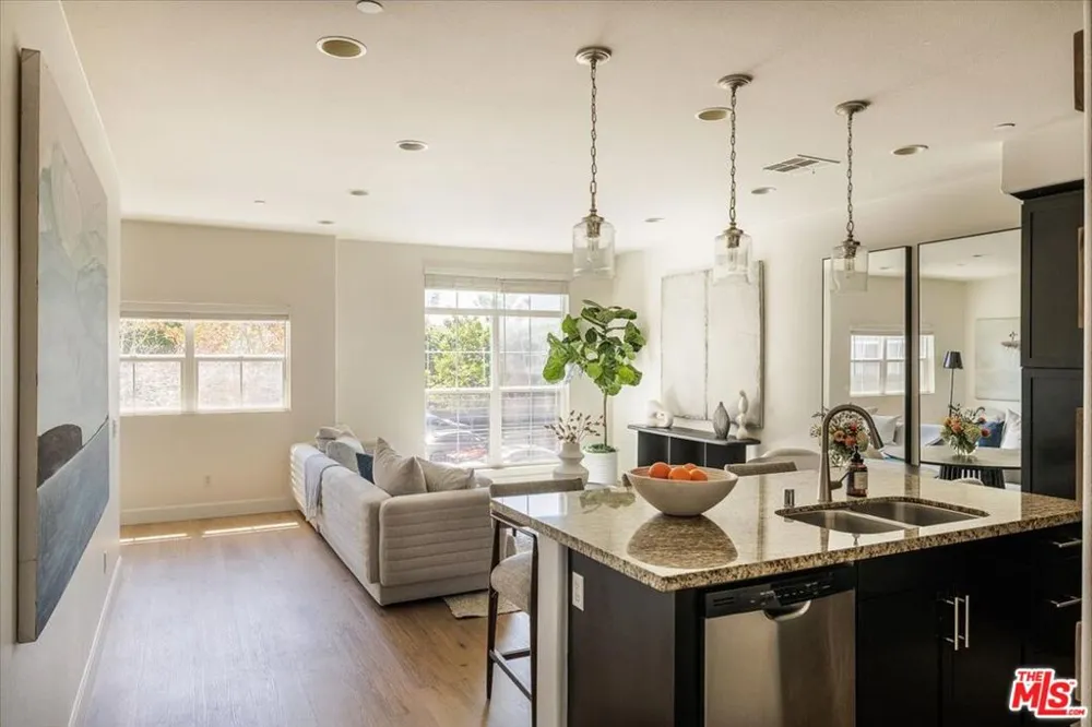 628 Seabright Circle Costa Mesa, CA 92627