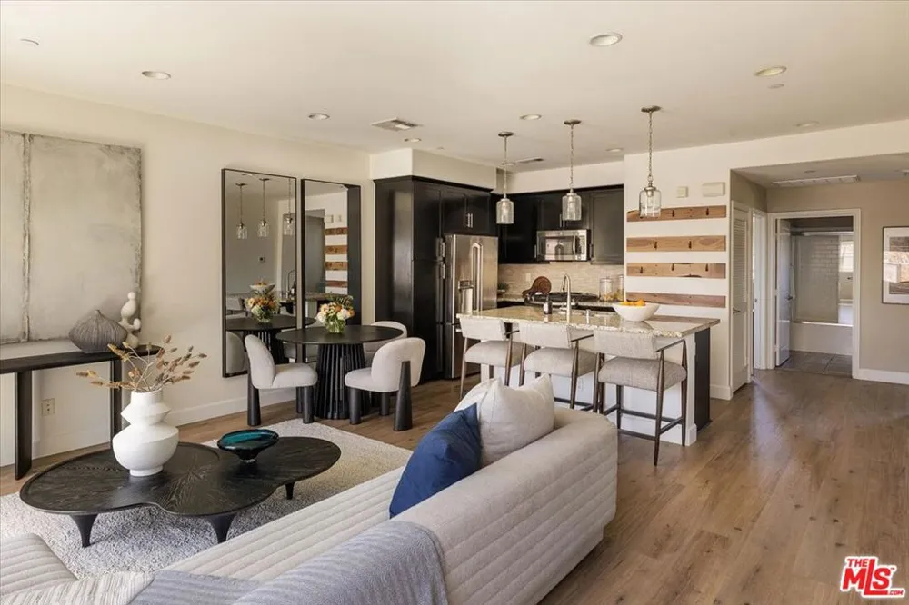 628 Seabright Circle Costa Mesa, CA 92627