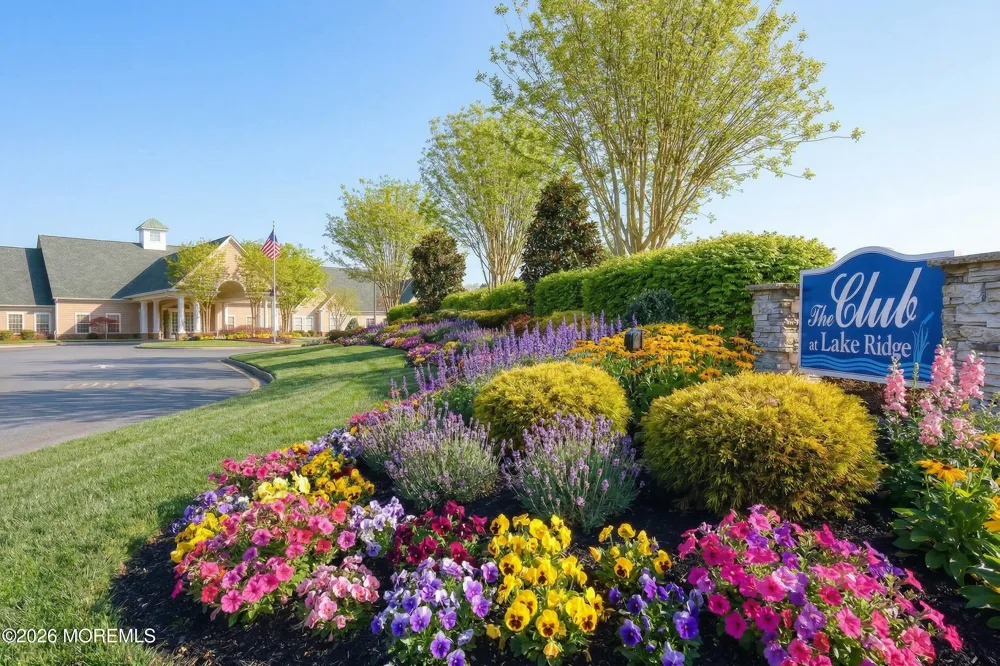 2319 Logan Court Toms River, NJ 08755