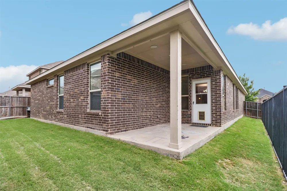 7629 Spring Drive Watauga, TX 76148