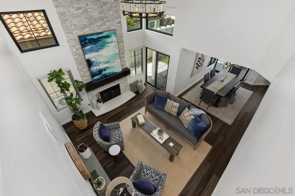 1967 Spanish Oak Way Vista, CA 92081