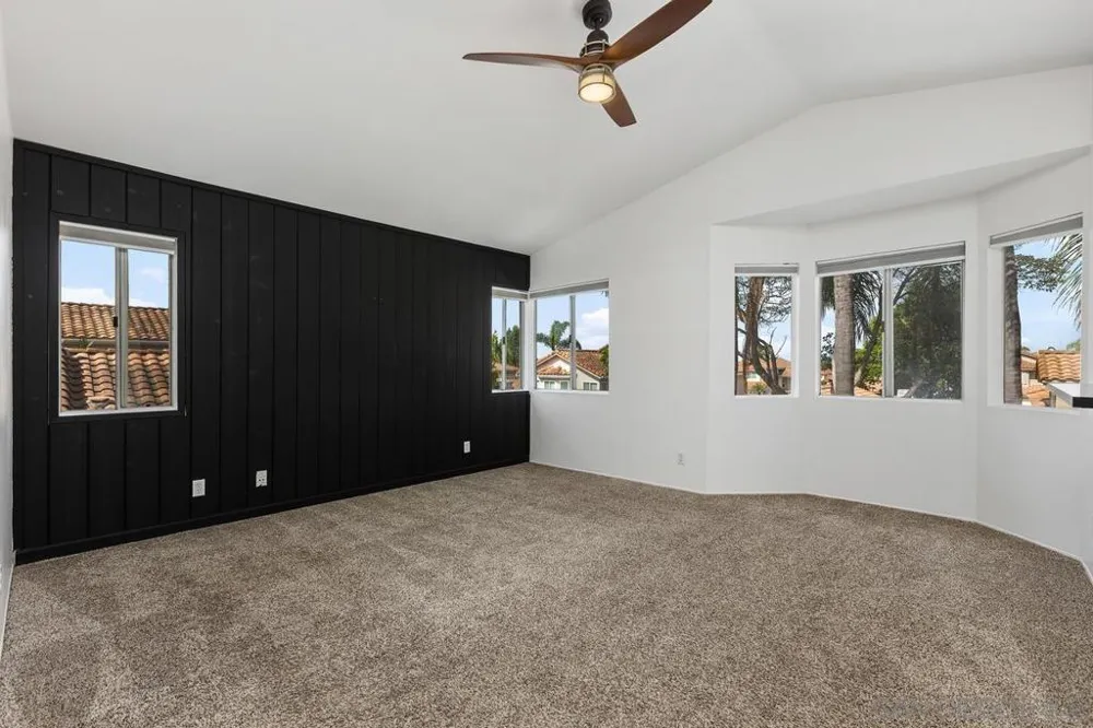 1967 Spanish Oak Way Vista, CA 92081