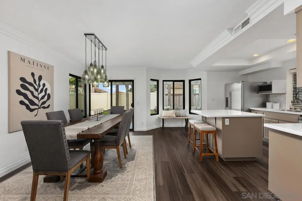 1967 Spanish Oak Way Vista, CA 92081