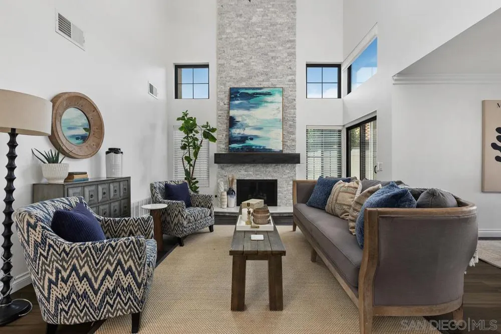 1967 Spanish Oak Way Vista, CA 92081