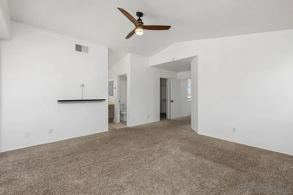 1967 Spanish Oak Way Vista, CA 92081