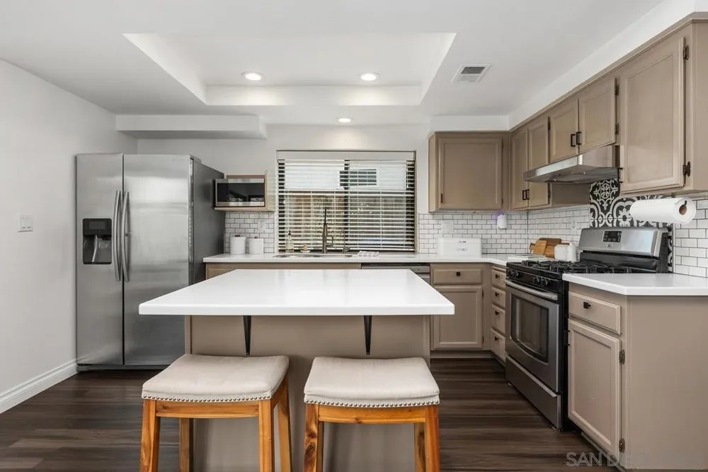 1967 Spanish Oak Way Vista, CA 92081