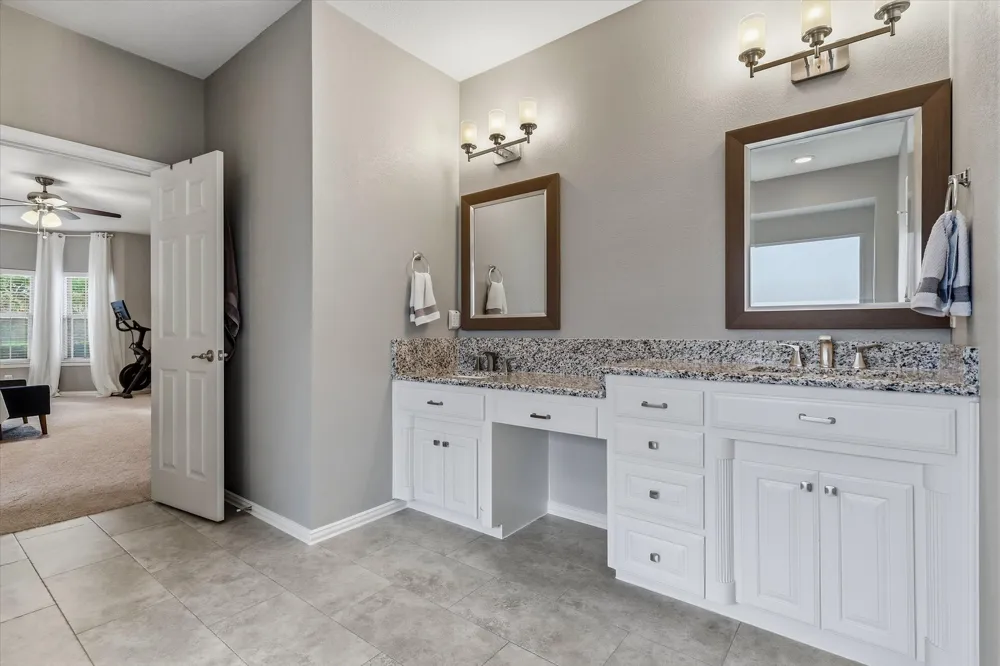 8212 Hallmark Drive North Richland Hills, TX 76182
