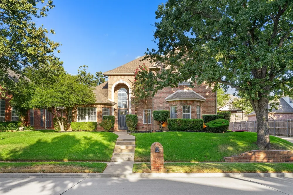 8212 Hallmark Drive North Richland Hills, TX 76182