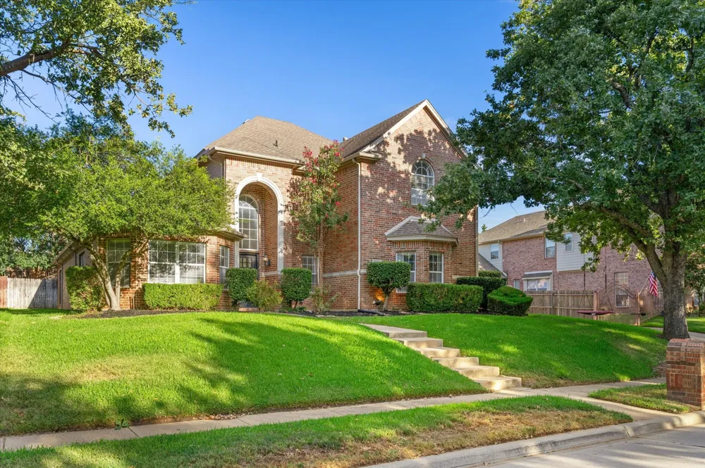 8212 Hallmark Drive North Richland Hills, TX 76182