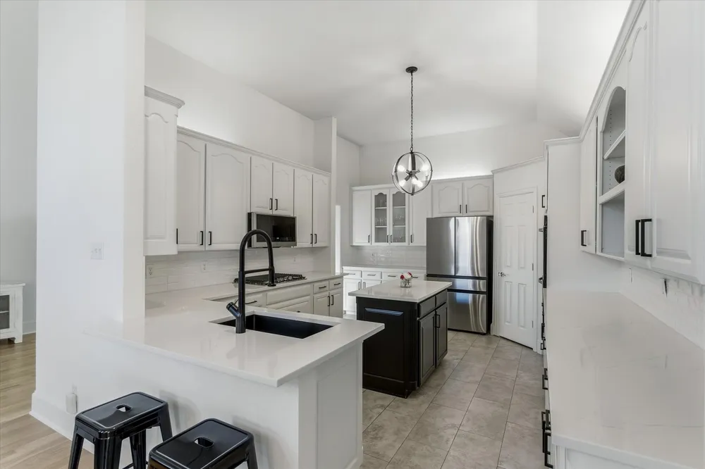 8212 Hallmark Drive North Richland Hills, TX 76182