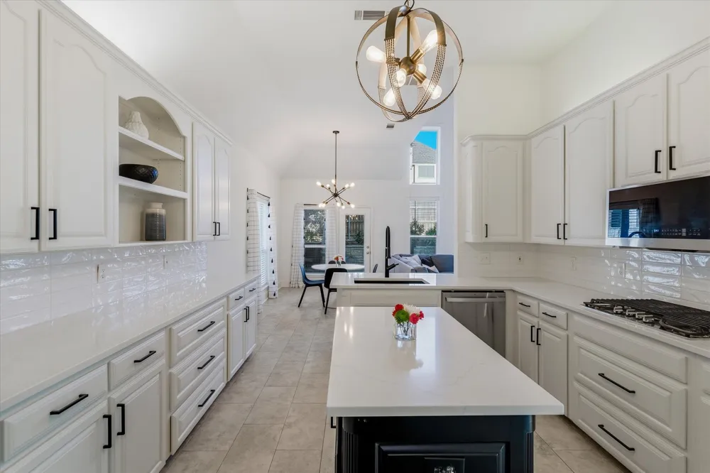 8212 Hallmark Drive North Richland Hills, TX 76182
