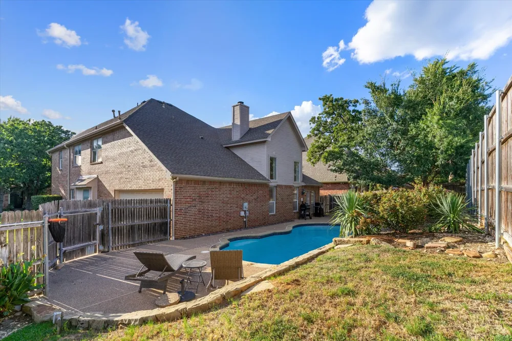 8212 Hallmark Drive North Richland Hills, TX 76182