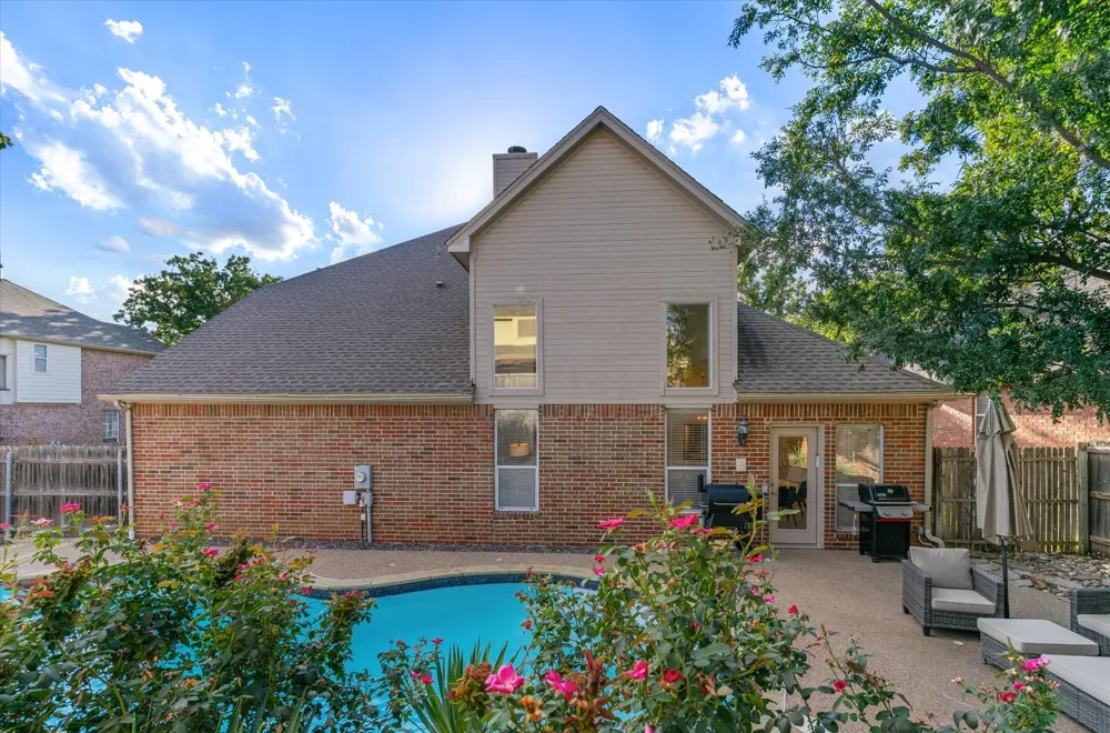 8212 Hallmark Drive North Richland Hills, TX 76182