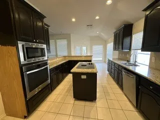 10717 Elmhurst Lane Fort Worth, TX 76244