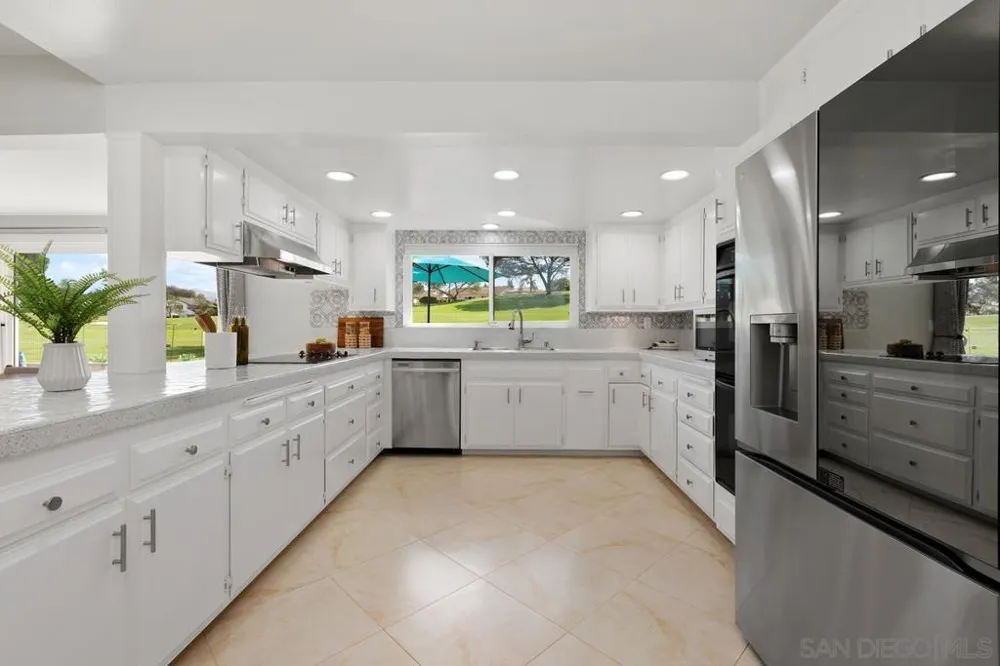 12262 Ranch House San Diego, CA 92128