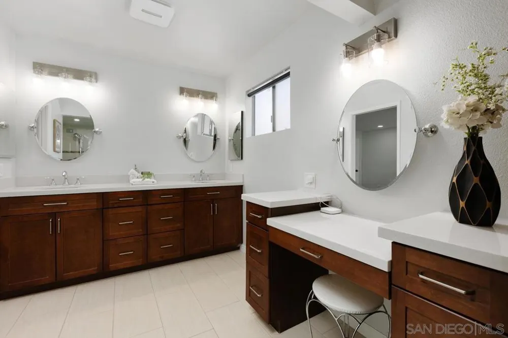12262 Ranch House San Diego, CA 92128