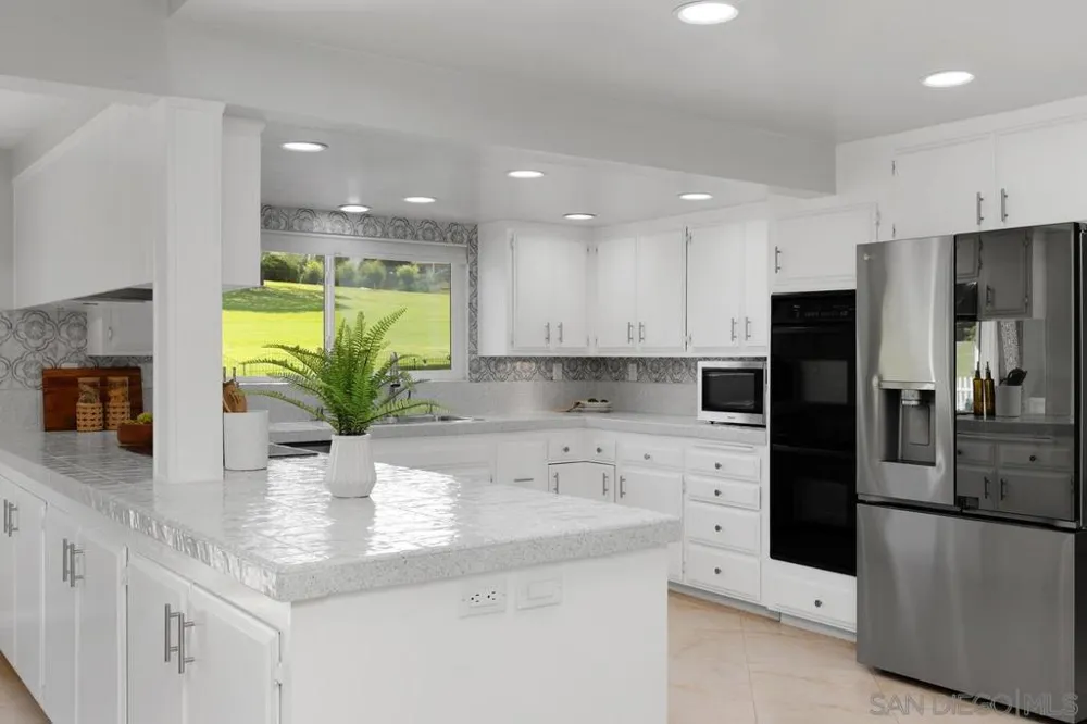 12262 Ranch House San Diego, CA 92128