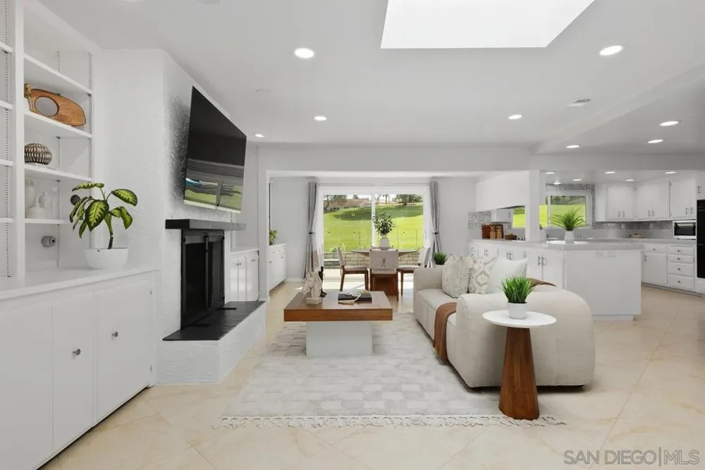 12262 Ranch House San Diego, CA 92128