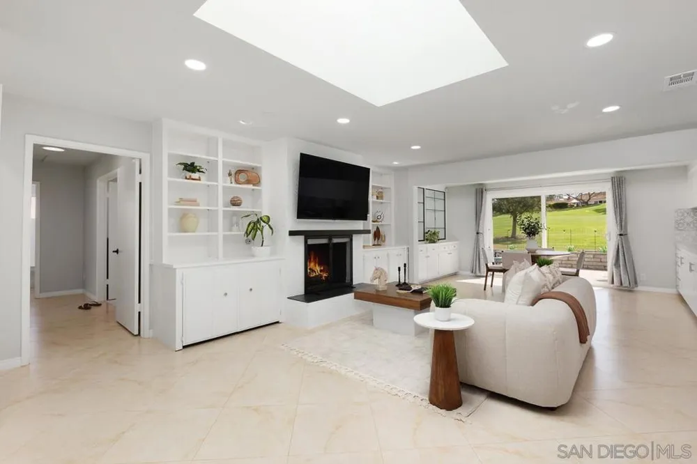 12262 Ranch House San Diego, CA 92128