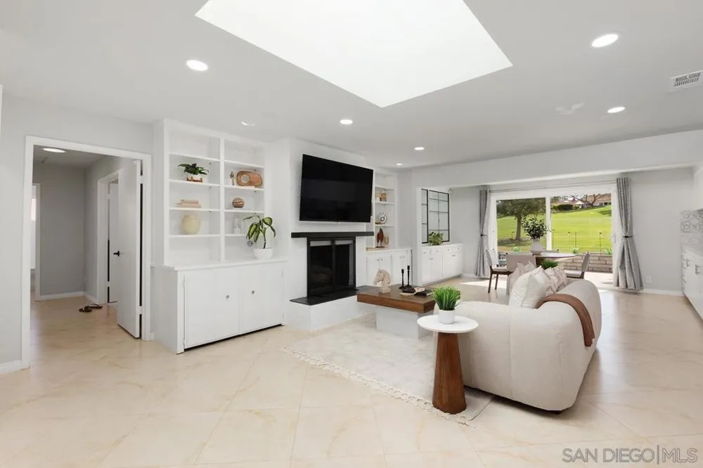 12262 Ranch House San Diego, CA 92128