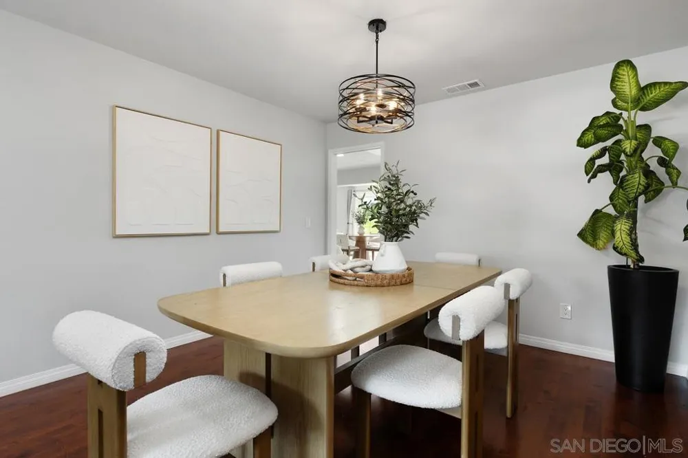 12262 Ranch House San Diego, CA 92128