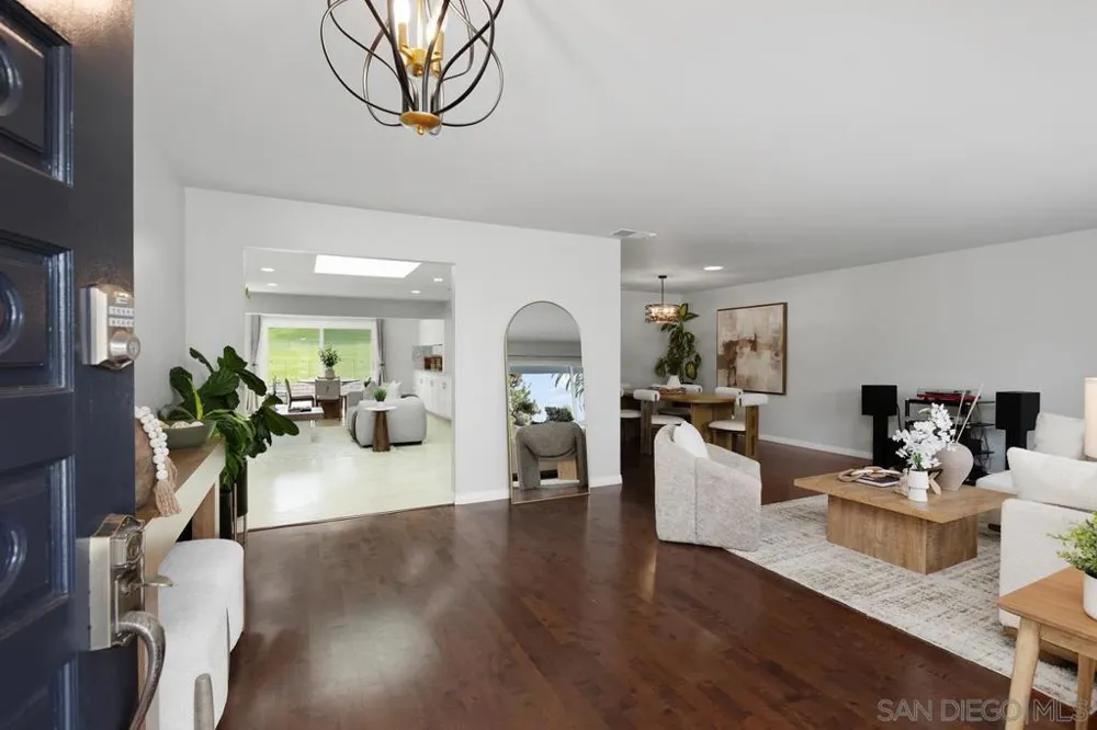 12262 Ranch House San Diego, CA 92128