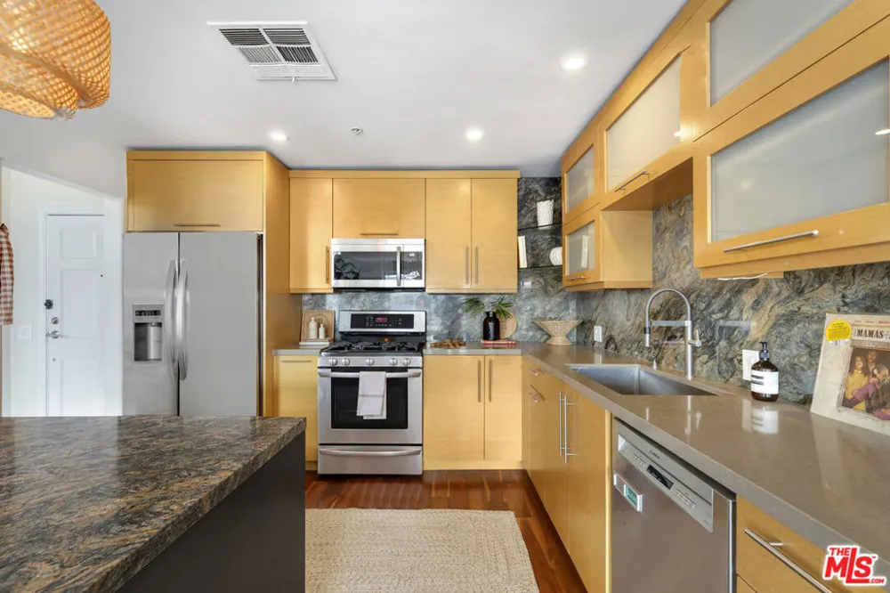 1214 14th Street #203 Santa Monica, CA 90404