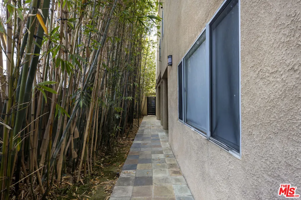 1214 14th Street #203 Santa Monica, CA 90404