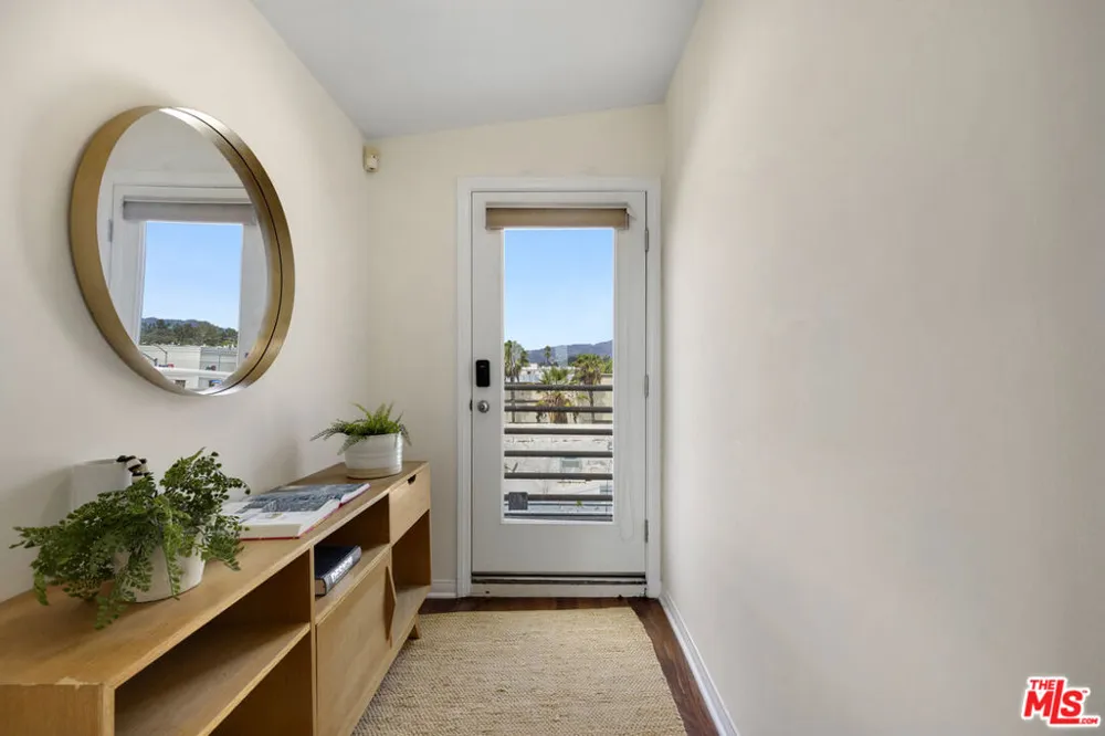 1214 14th Street #203 Santa Monica, CA 90404