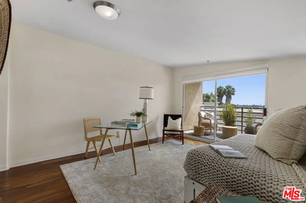 1214 14th Street #203 Santa Monica, CA 90404
