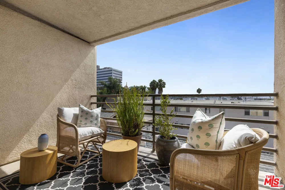 1214 14th Street #203 Santa Monica, CA 90404