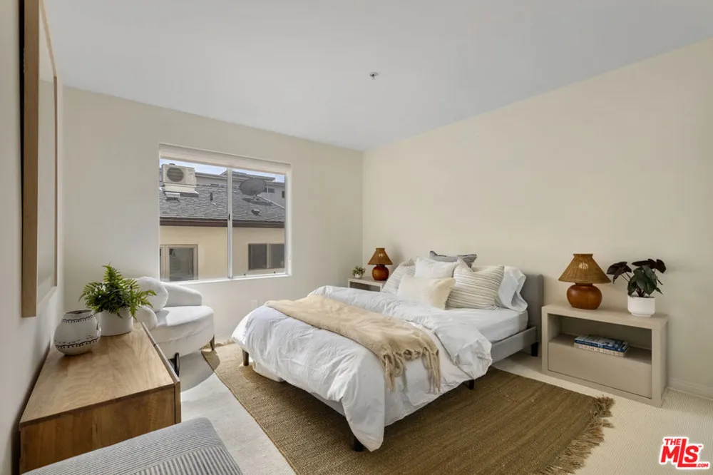 1214 14th Street #203 Santa Monica, CA 90404
