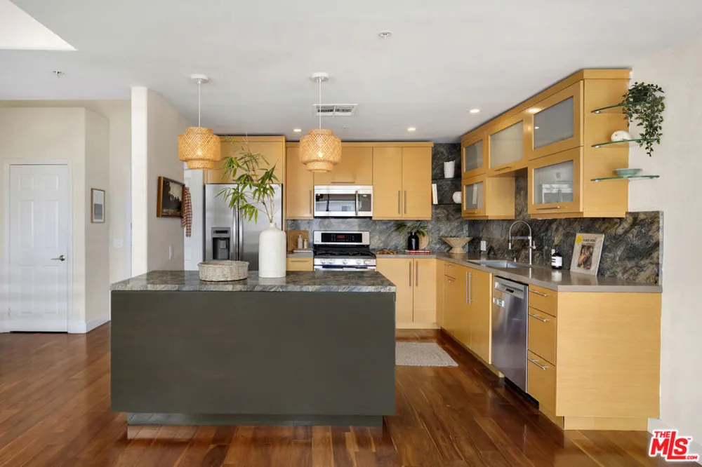 1214 14th Street #203 Santa Monica, CA 90404