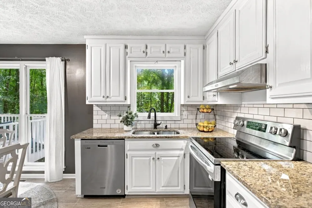 2038 Laurel CV Ball Ground, GA 30107