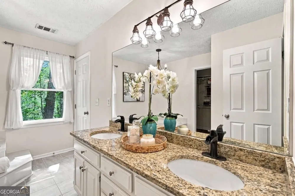 2038 Laurel CV Ball Ground, GA 30107