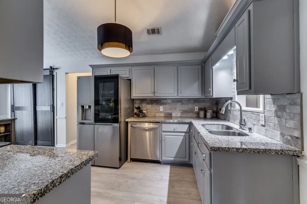 195 Heather Woods CT Covington, GA 30016