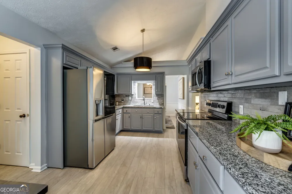 195 Heather Woods CT Covington, GA 30016
