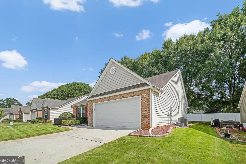 504 Mockingbird LN Loganville, GA 30052