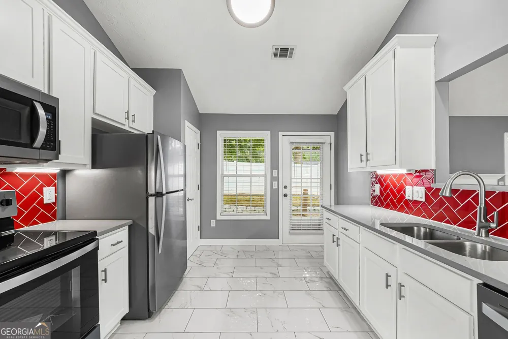 504 Mockingbird LN Loganville, GA 30052