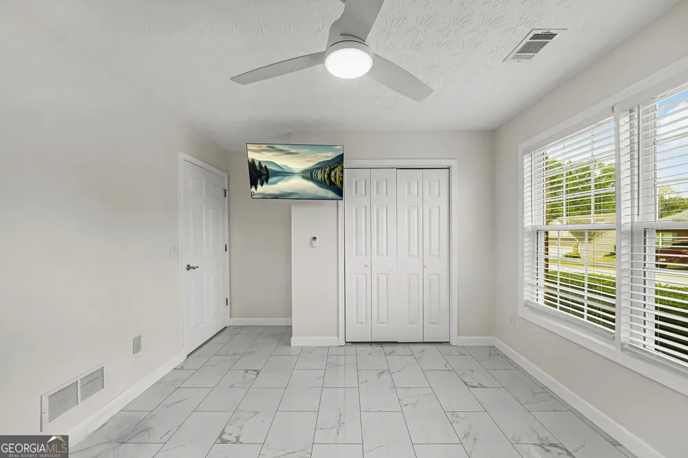 504 Mockingbird LN Loganville, GA 30052