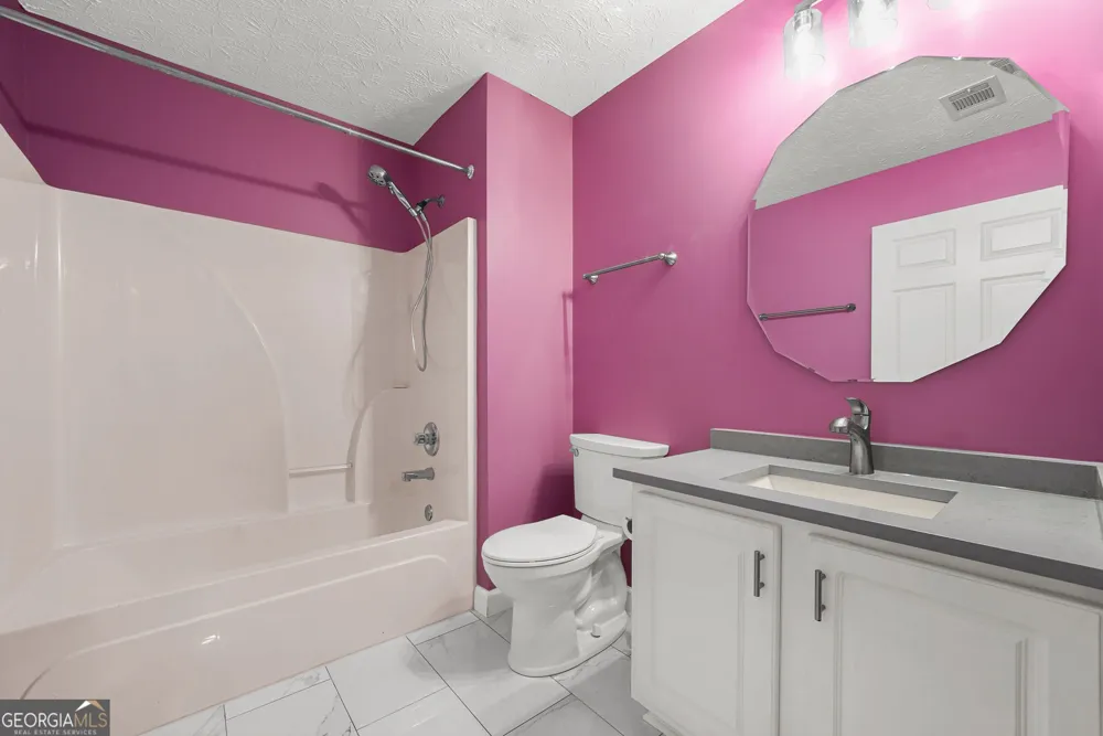 504 Mockingbird LN Loganville, GA 30052