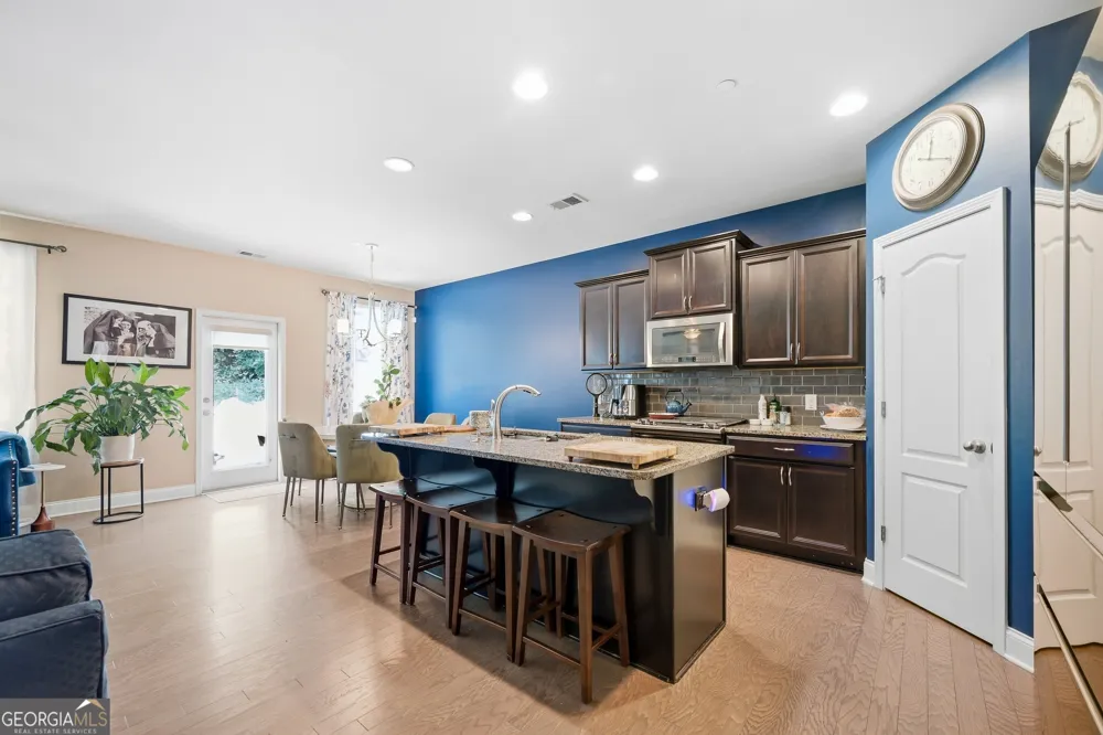 1008 Candela LN Smyrna, GA 30082
